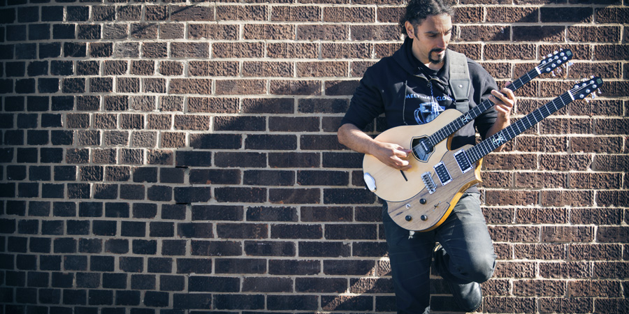 Yossi Sassi y sus mariposas del desierto