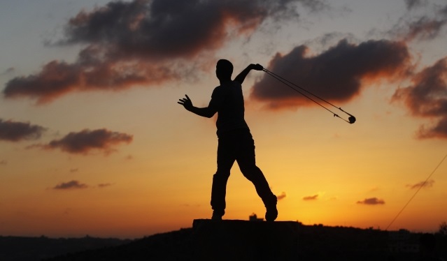 Los medios españoles justifican al agresor palestino