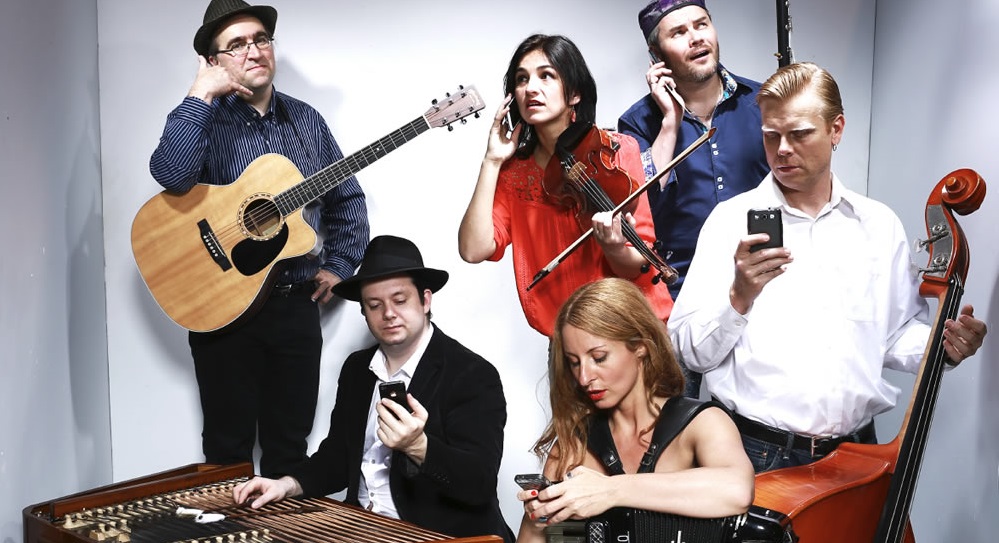 Entre Rusia y Canadá, Kleztory