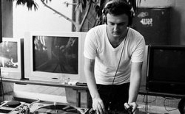 Yotam Avni: ambient monótono melancólico