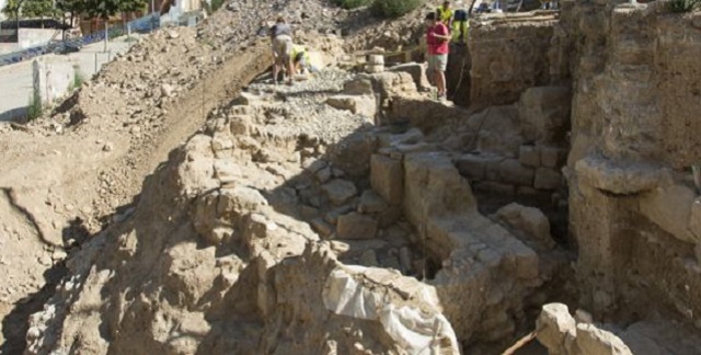 El barrio judío de Lleida al descubierto, con su alcalde Joan Gómez