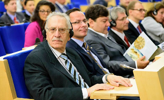 90 yor fun der grindung fun IWO, gefayer in Litvishn Seym (Parlament)