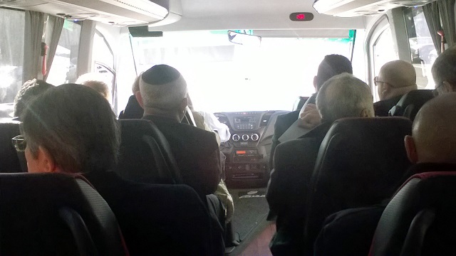 De camino al acto solemne con el Rey de España, con los representantes de los judíos de España