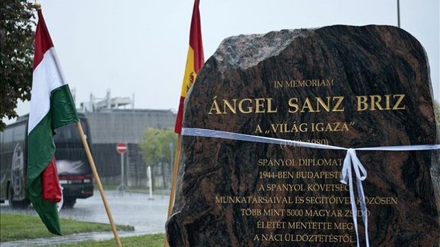 Budapest homenajea a Ángel Sanz-Briz, con su hijo Juan Carlos Sanz-Briz