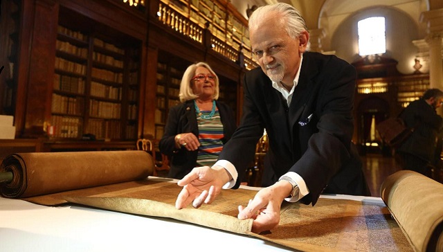 El Sefer Torá más antiguo está en Bolonia, con Mauro Perani