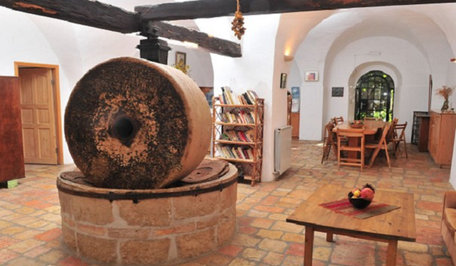 La Maison du Pressoir, un havre de paix interreligieux à Ein Kerem, avec son directeur Étienne Lepicard