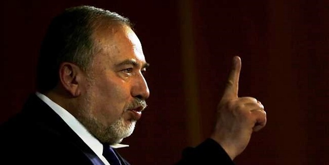 Lieberman, encendiendo hogueras