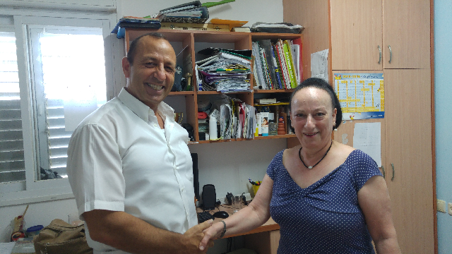 ”Hayeladím hem he-atid  veét ha-mevugarím anú mejabkím”, im Yoshev Rosh vaád Navé Shaanán be-Jeifá: Tzvíka Barábi