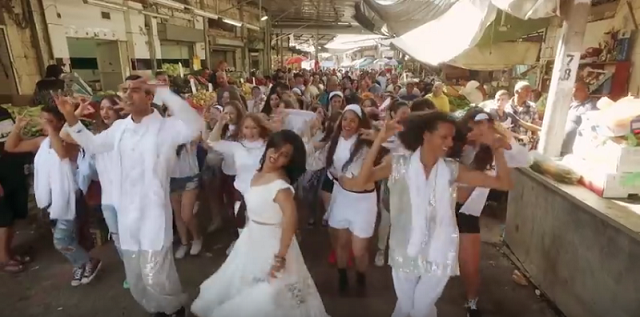 Liora Itzhak: Bollywood en hebreo