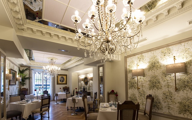 Comer kosher en el Café de Oriente, con Alicia Perris