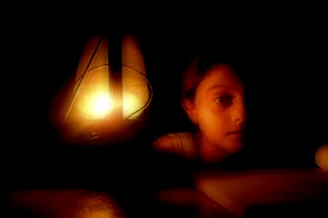 Arrojando luz sobre la reducción del suministro eléctrico en Gaza