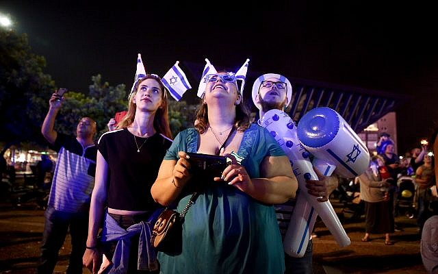 La información con comentario 20/4/2018