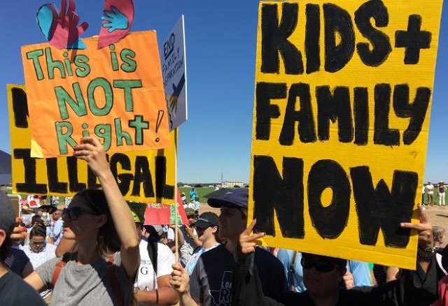 Echar el freno a la “tolerancia cero” de Trump