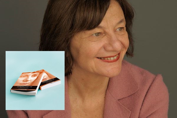 “Extraña para mí” de Eva Hoffman, con Sergio Sánchez