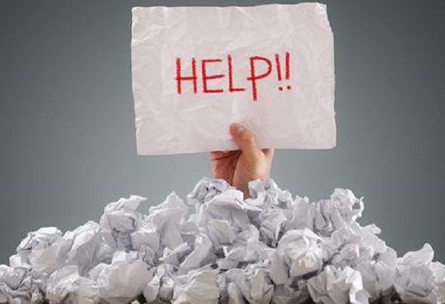 Correcciones a medio camino y ausencias informativas