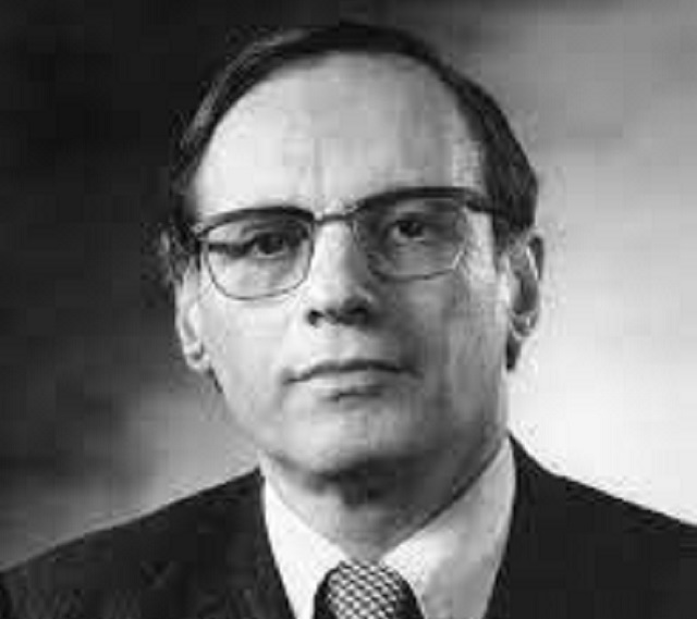 El experto en teoría de ondas Fritz Ursell