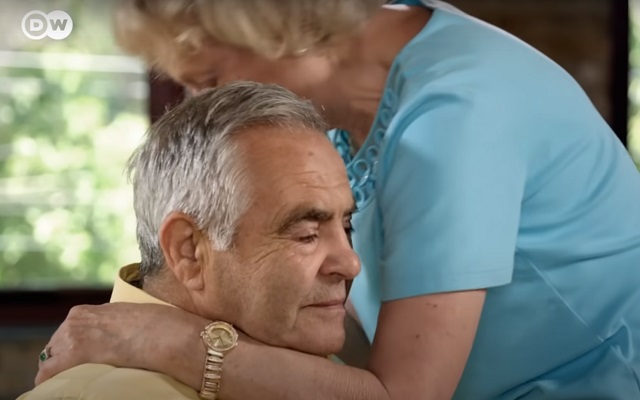 Dos mellizos separados en el Holocausto (documental de la cadena alemana Deutsche Welle)