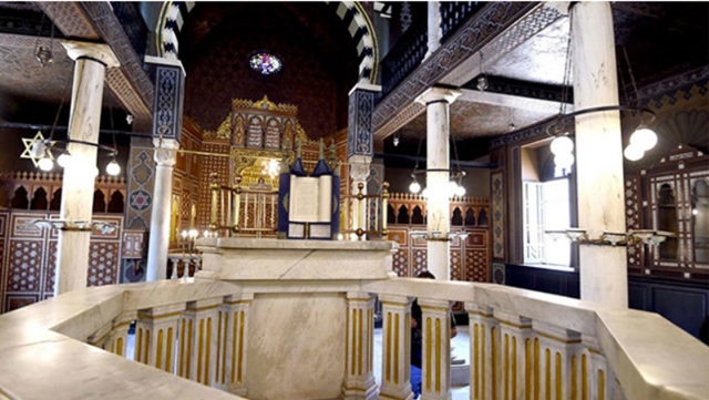 Lifnéi shnatáyim shiptzá Mitzráyim et beit haknéset Éven Ézra beKahír