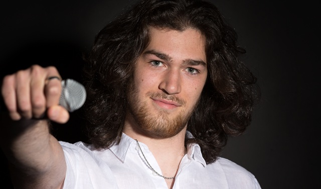 Daniel Shay: el israelí crecido en España que canta sus propias canciones… en inglés