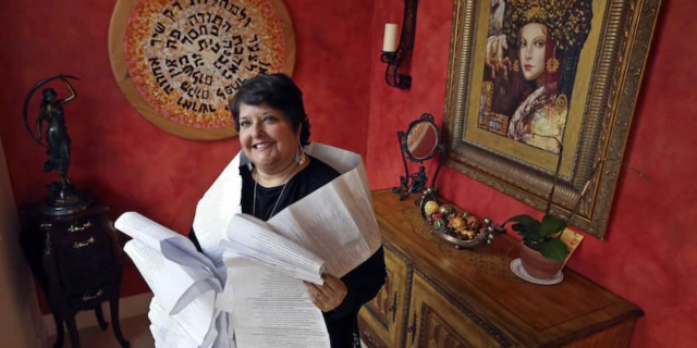 Genie Milgrom, investigando la identidad judía