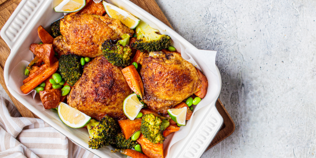 Merluza a la romana y pollo a las hierbas de Sefarad